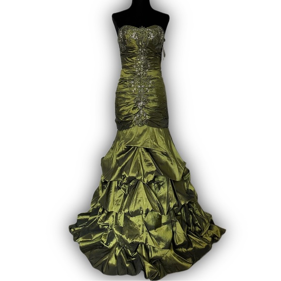 Ever After's Beaded Mermaid Gown: Elevate Your Elegance for Special Occasions
